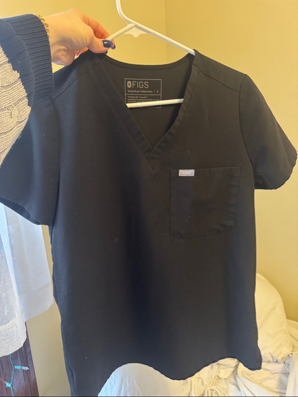 FIGS Women’s Black V-Neck Medical Top with Chest Pocket